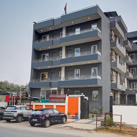 Hotel Noida Express Eksteriør billede