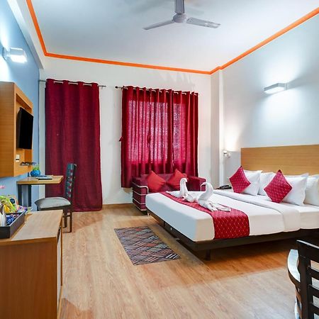 Hotel Noida Express Eksteriør billede