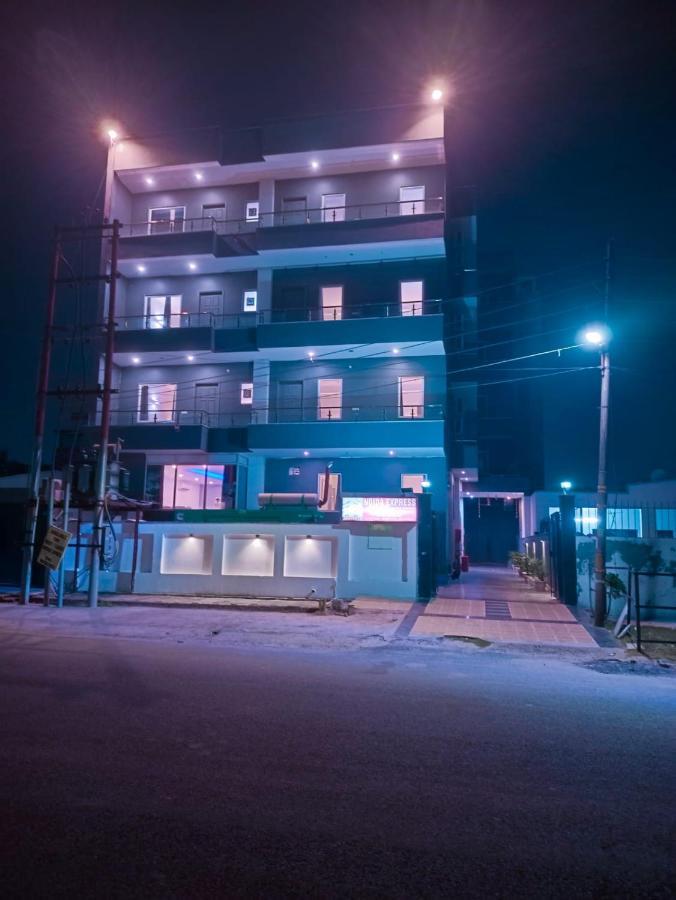 Hotel Noida Express Eksteriør billede