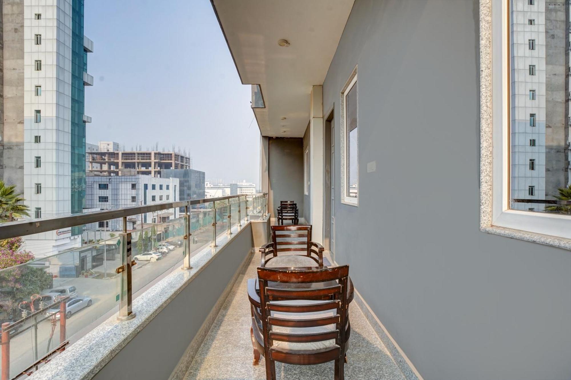 Hotel Noida Express Eksteriør billede
